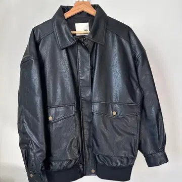 JaVa 블랙 가죽 자켓