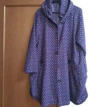 일본 의류에도 사용할 수 있을 것 같은, 독특한 디자인의 코트