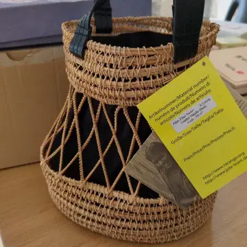 라탄 뜨개질 바스켓백 내추럴 x 블랙