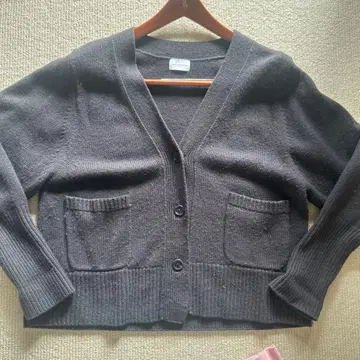 green label relaxing 다크 그레이 가디건