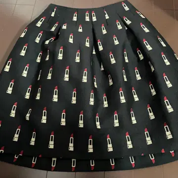 립스틱 프린트 플레어 스커트 사이즈 36