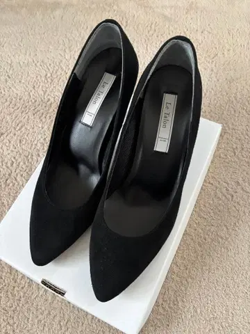 루탈론 스웨이드 펌프스