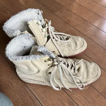 PUMA 베이지 스웨이드 하이컷 스니커즈 부츠