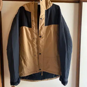 워크맨 이지스 퓨전 다운 자켓 L 사이즈 베이지