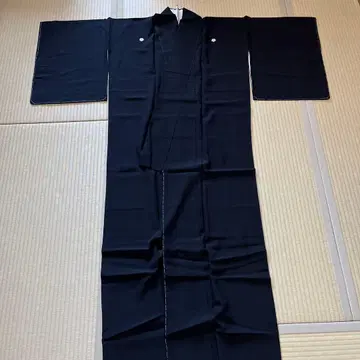 블랙 전통 예복 기모노 순수 실크 겨울용 덩굴 문양