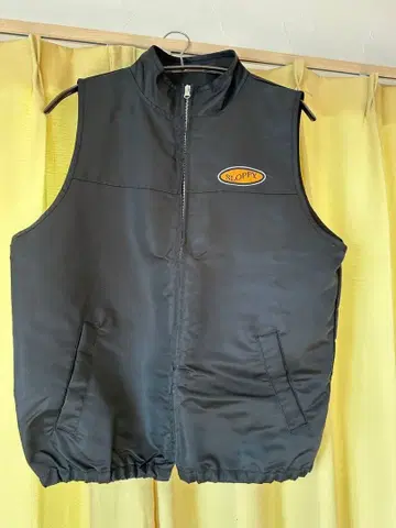 가죽 소재 베스트 아우터