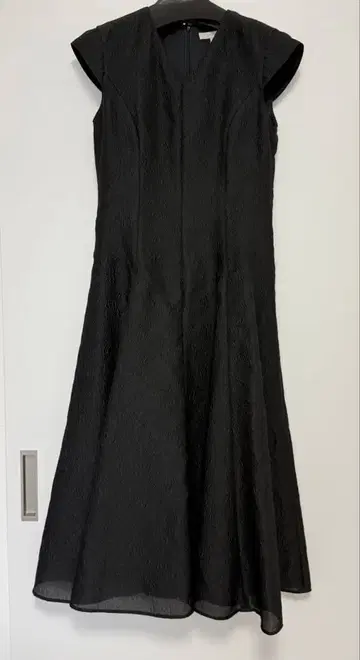 블랙 플레어 스커트 드레스 40