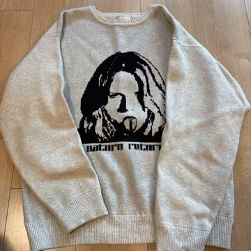 W.W.G 그레이 스웨터 saturn regara