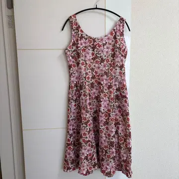 꽃무늬 슬리브리스 A라인 원피스 free size