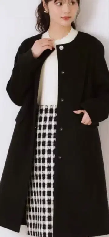 새상품급 Couture Brooch 비쥬 단추 부착 롱 코트