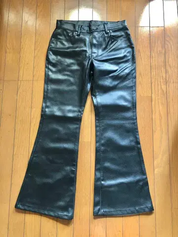 BISON 가죽 팬츠 벨보텀 플레어 데드스탁 블랙 사이즈 30