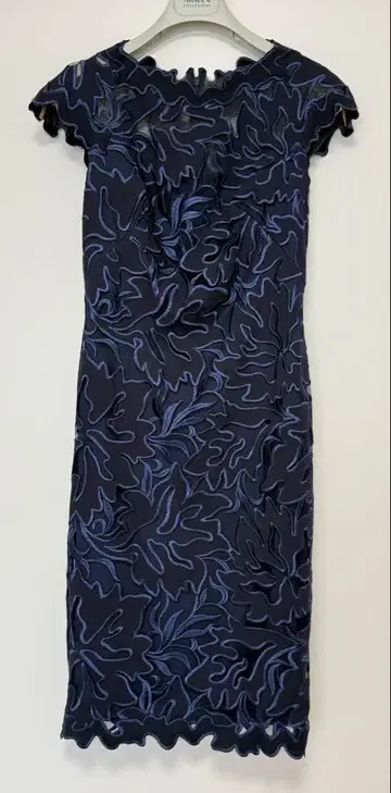 TADASHI SHOJI 슬리브리스 무릎 기장 원피스 사이즈 2