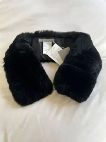 theoryluxe 띠어리 럭스 새상품 고급 토끼 스톨 블랙