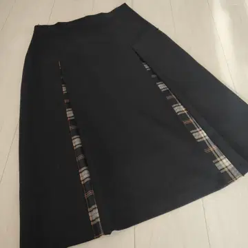 블랙 플리츠 스커트