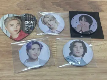 jo1 캔뱃지 세트
