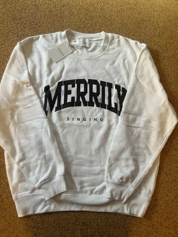 [ Spick and Span ] 빈티지 로고 맨투맨