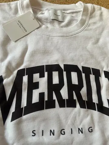 [ Spick and Span ] 빈티지 로고 맨투맨