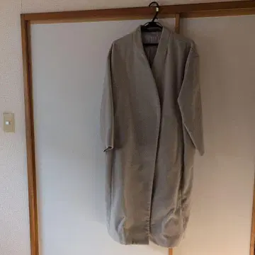 베이지 더블 버튼 롱 코트