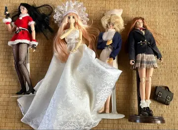 커스텀 인형 일체