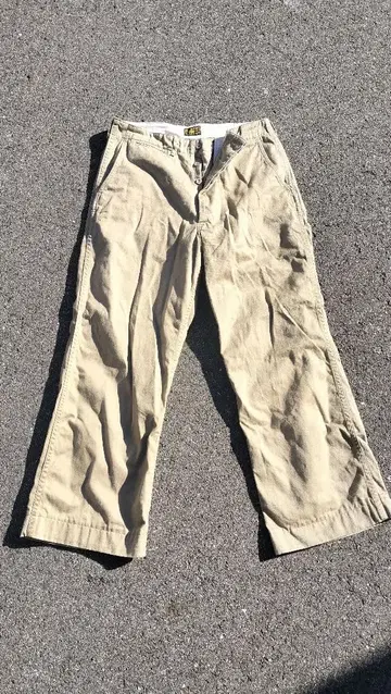 베이지 워크 팬츠 버튼 플라이