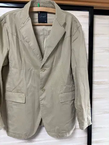 베이지 테일러드 자켓 2버튼