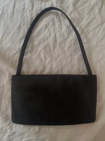 COS 아카이브 숄더백