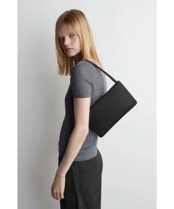 COS 아카이브 숄더백