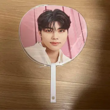zb1 제베원 박건욱 흔들흔들 팬콘 부채