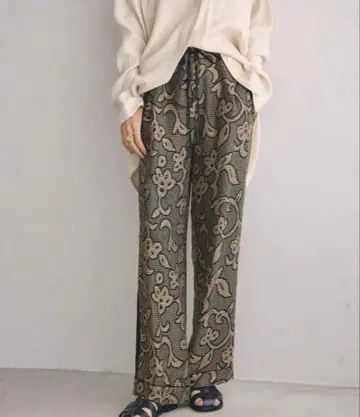 TODAYFUL 투데이풀 자카드 리프 플라워 팬츠