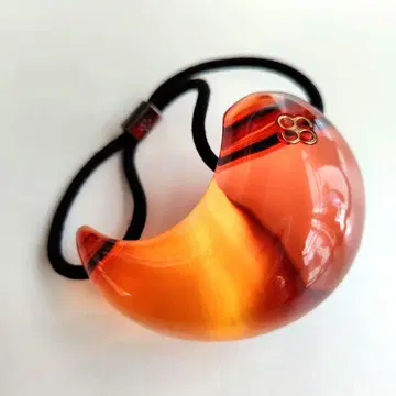 아크릴 라지 티어드롭 포니 위드 아이콘