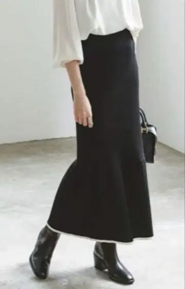 노블 배색 머메이드 니트 스커트