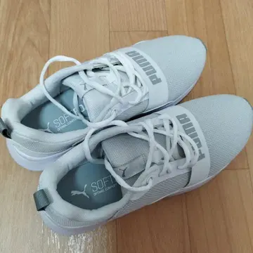PUMA SOFTRIDE 스니커즈 화이트 사이즈 26