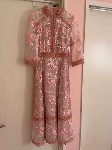 루일 에 부티크 자수 레이스 꽃무늬 핑크 드레스