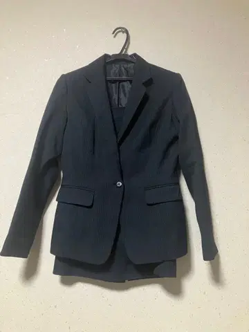 네이비 스트라이프 비즈니스 정장 상하의