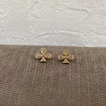 [ 새상품급 ] 다이아몬드 귀걸이 클로버 모티브