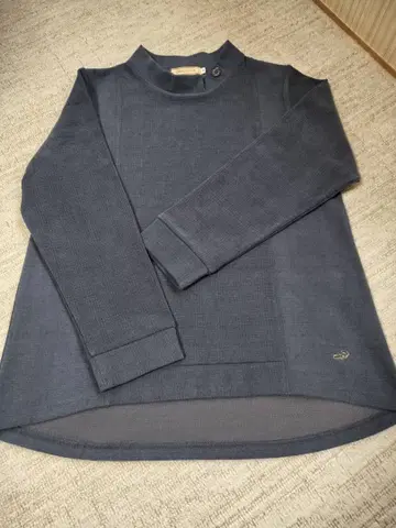 크로커다일 체크 무늬 절개 A라인 티셔츠