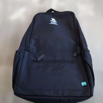 심플 블랙 백팩