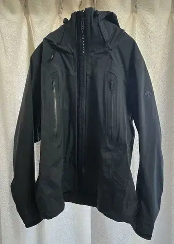 [ 가격 인하 중 ] DESCENTE ALLTERRAIN CREAS