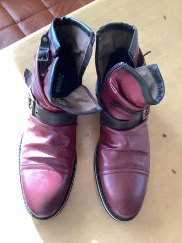 빨간색 숏부츠 지퍼 버클 포함