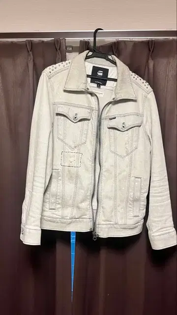 스터드 장식 화이트 데님 자켓