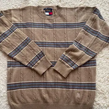 TOMMY HILFIGER 케이블 짜임 스웨터