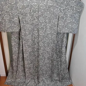그레이 꽃무늬 당초 원단 패턴 단의 코몬 기모노