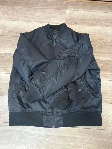 새상품급 유니클로 MA-1 XL