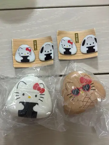산리오 캐릭터즈 오니기리 스퀴즈 헬로키티