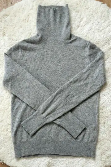 유니클로 캐시미어 100% 터틀 니트 M