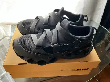 Mizuno wave prophecy 블랙 스니커즈