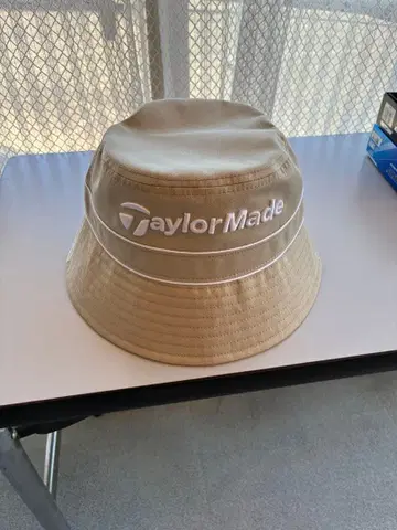 TaylorMade 베이지 버킷햇 M 사이즈