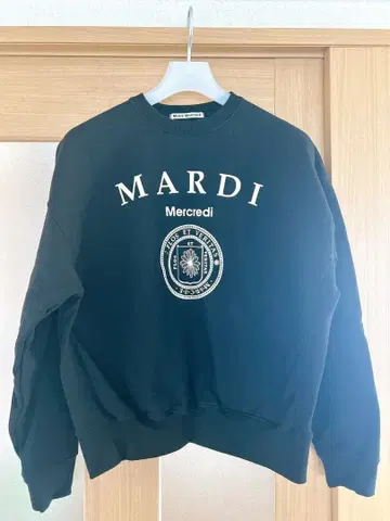 MARDI 블랙 맨투맨