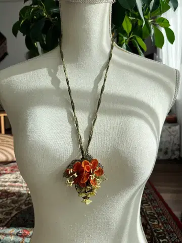 터키 이네 오야 꽃 모티브 목걸이
