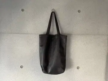 헨더 스킴 가죽 토트백 M